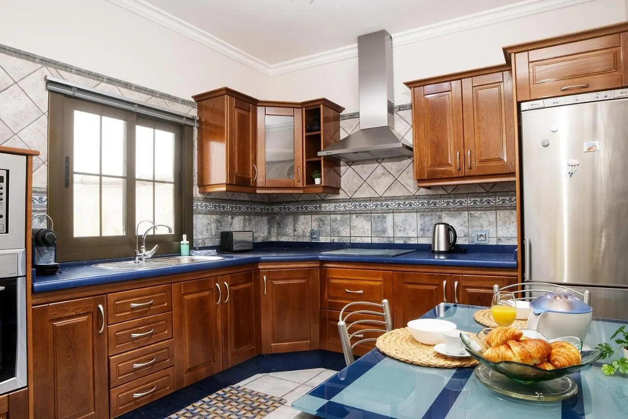 Hébergement de vacances Villa Casa Jolatero Ventana Al Charco à Arrecife  Espagne